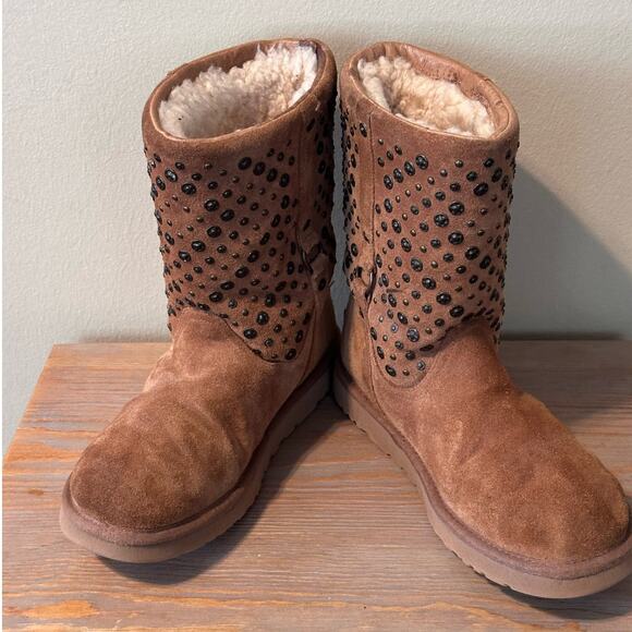 Ugg Studded Metal Sheepskin Mid Calf Eliott Boots Suede Brown Women's Size 9 - Picture 3 of 9